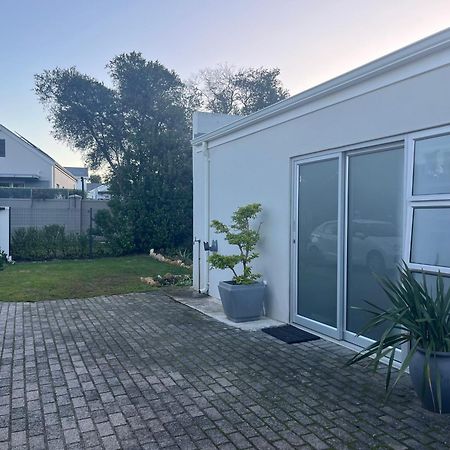 Tuis En Tevrede - 1 Bedroom Flat Hermanus Luaran gambar